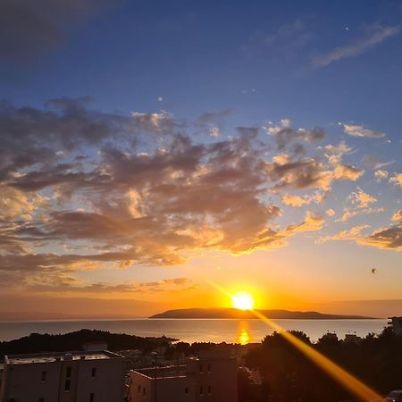 Guesthouse Komfor Moča Makarska Eksteriør billede