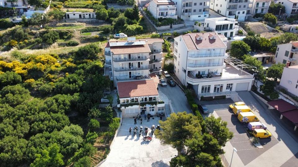Guesthouse Komfor Moča Makarska Eksteriør billede