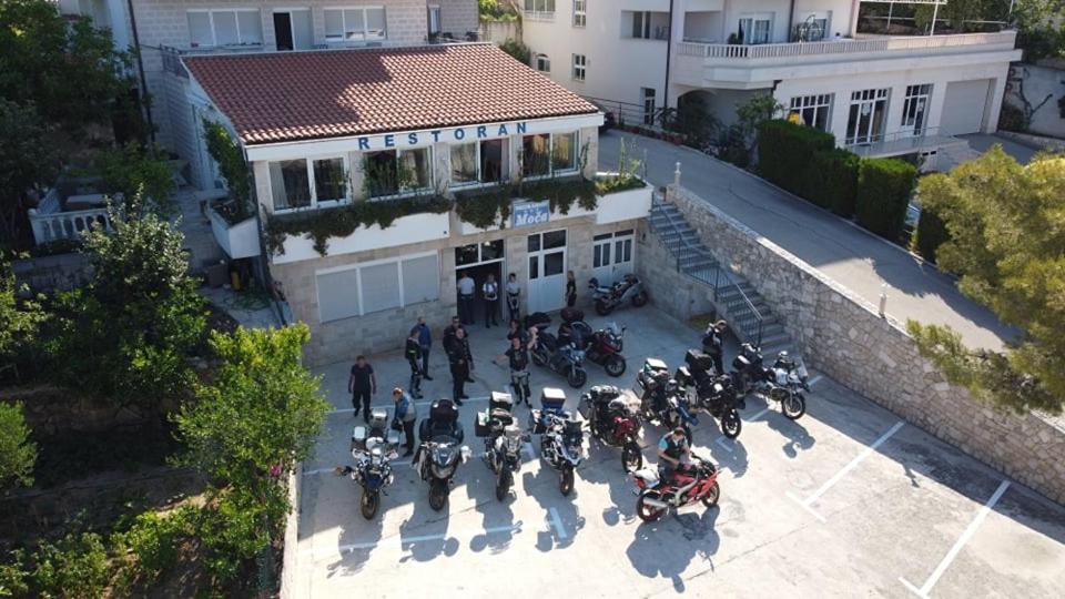 Guesthouse Komfor Moča Makarska Eksteriør billede