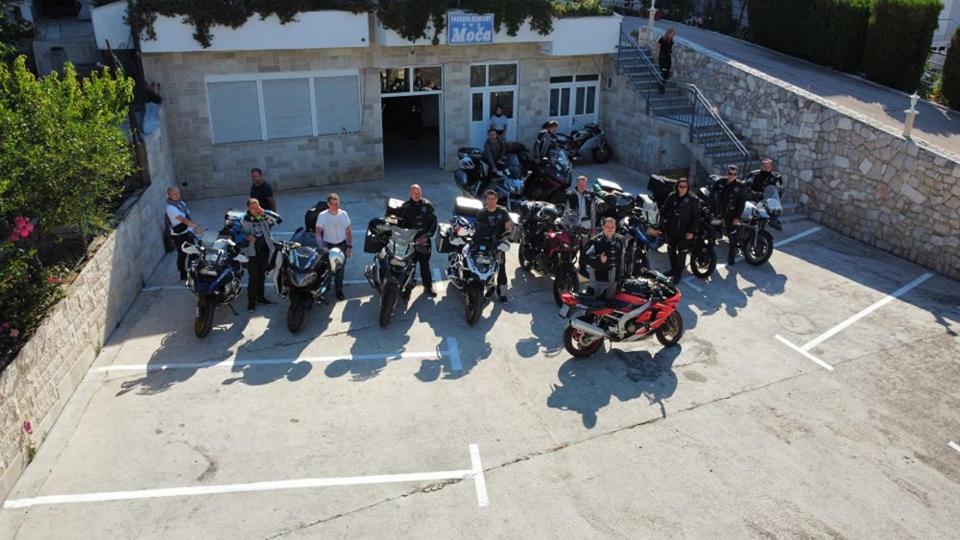 Guesthouse Komfor Moča Makarska Eksteriør billede