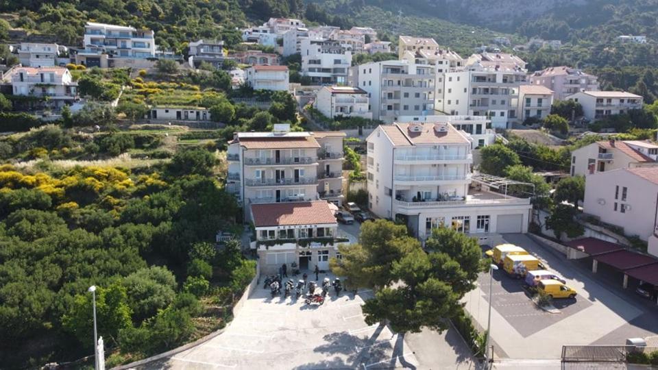 Guesthouse Komfor Moča Makarska Eksteriør billede