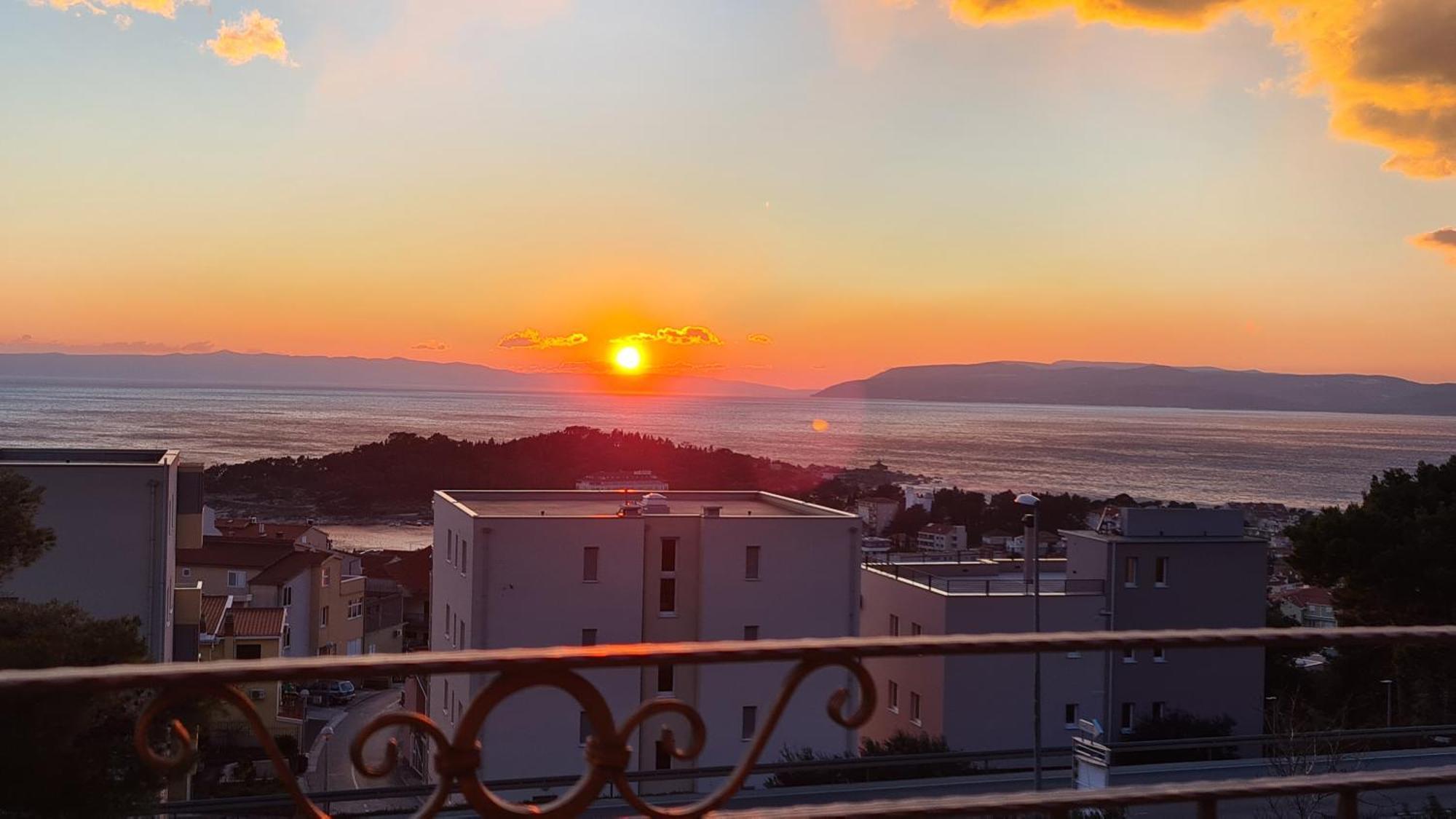 Guesthouse Komfor Moča Makarska Eksteriør billede