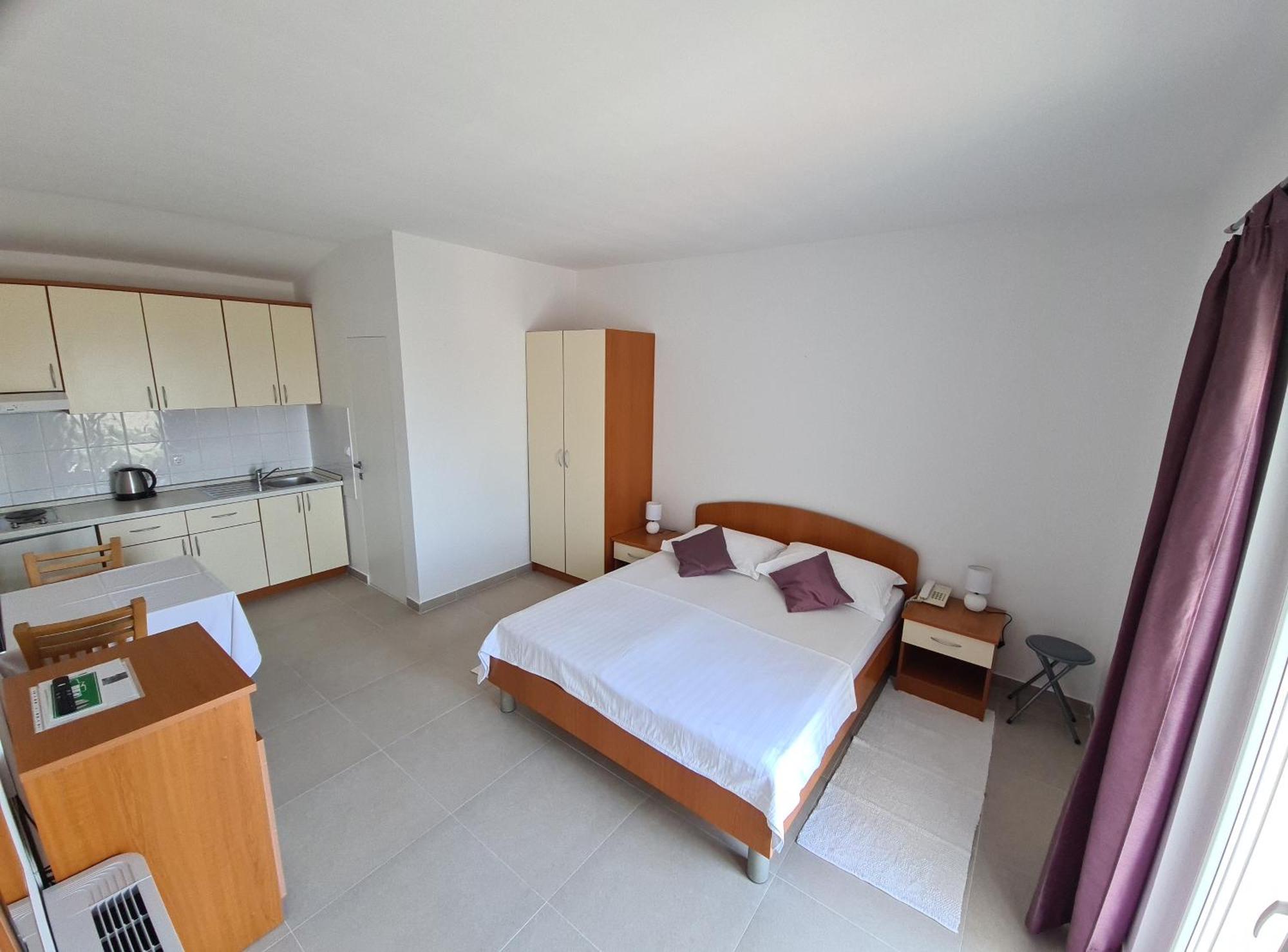 Guesthouse Komfor Moča Makarska Eksteriør billede