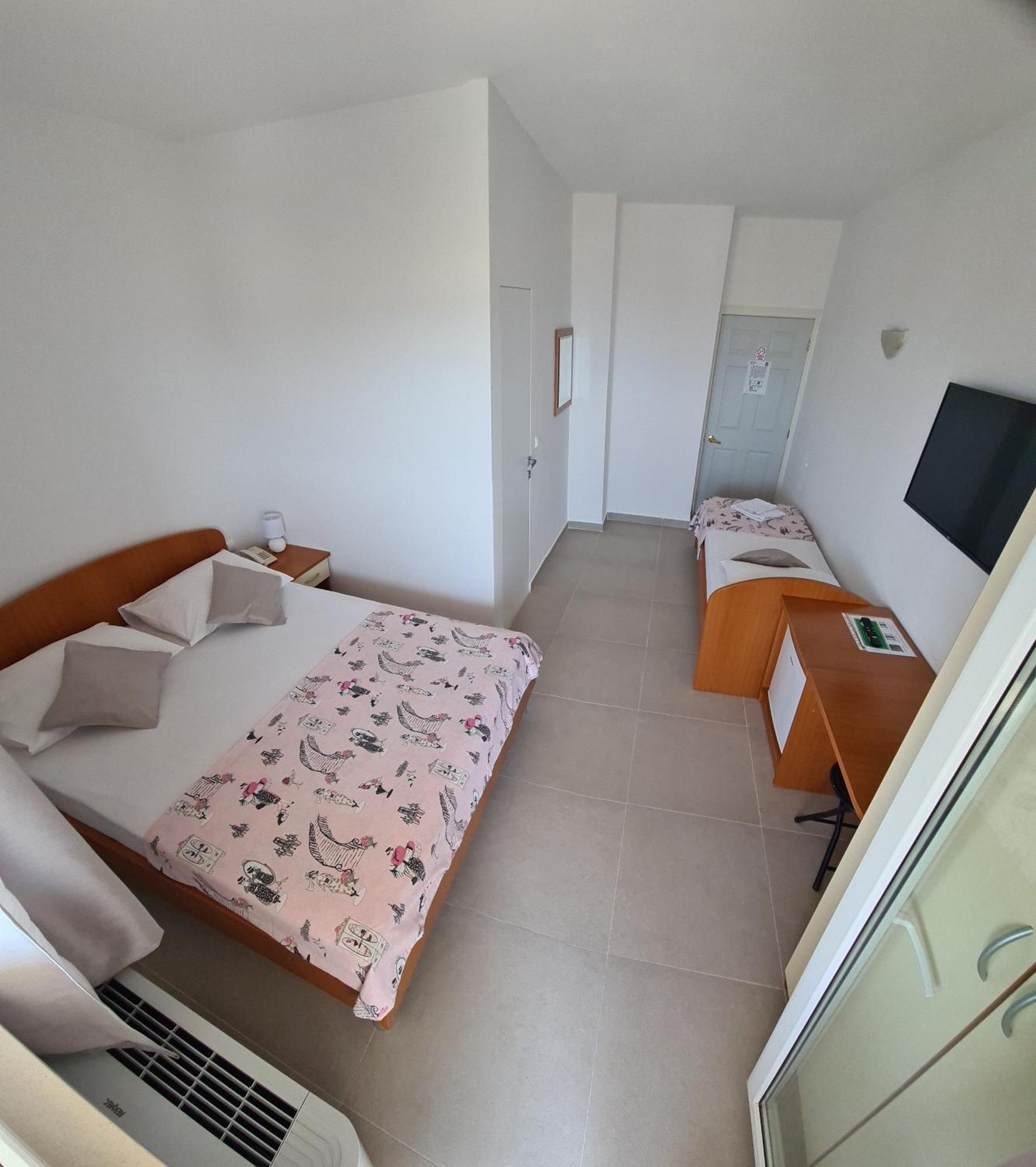 Guesthouse Komfor Moča Makarska Eksteriør billede