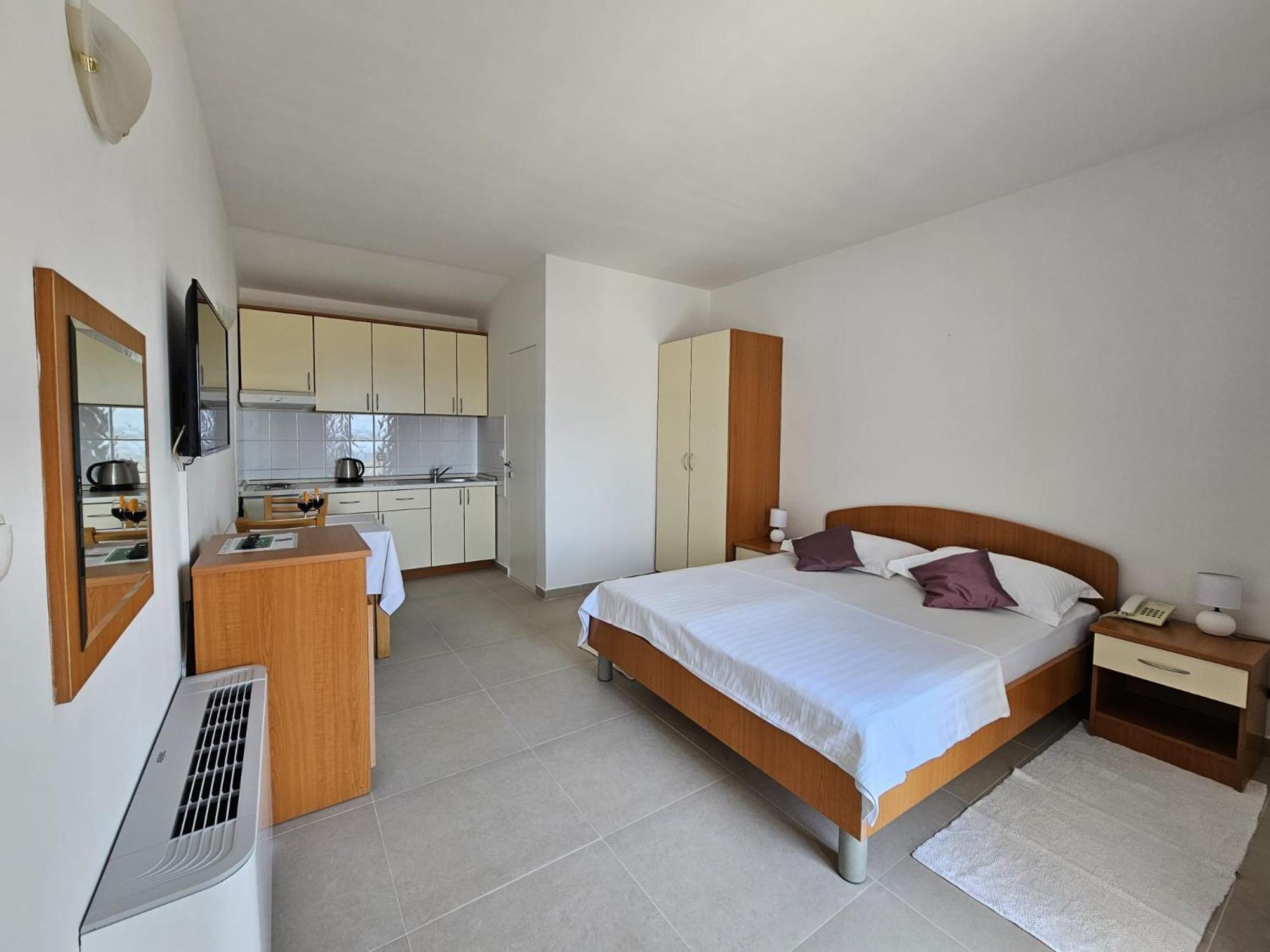 Guesthouse Komfor Moča Makarska Eksteriør billede