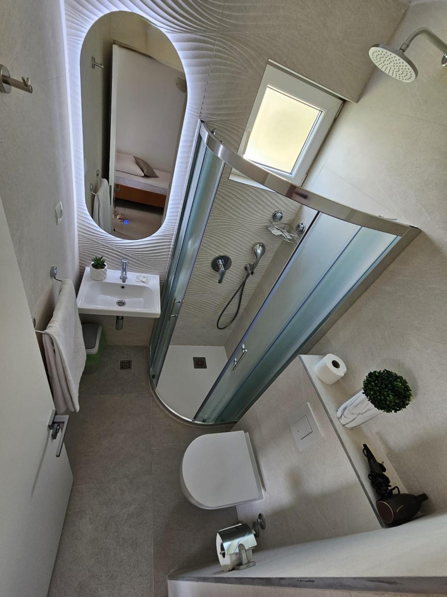 Guesthouse Komfor Moča Makarska Eksteriør billede