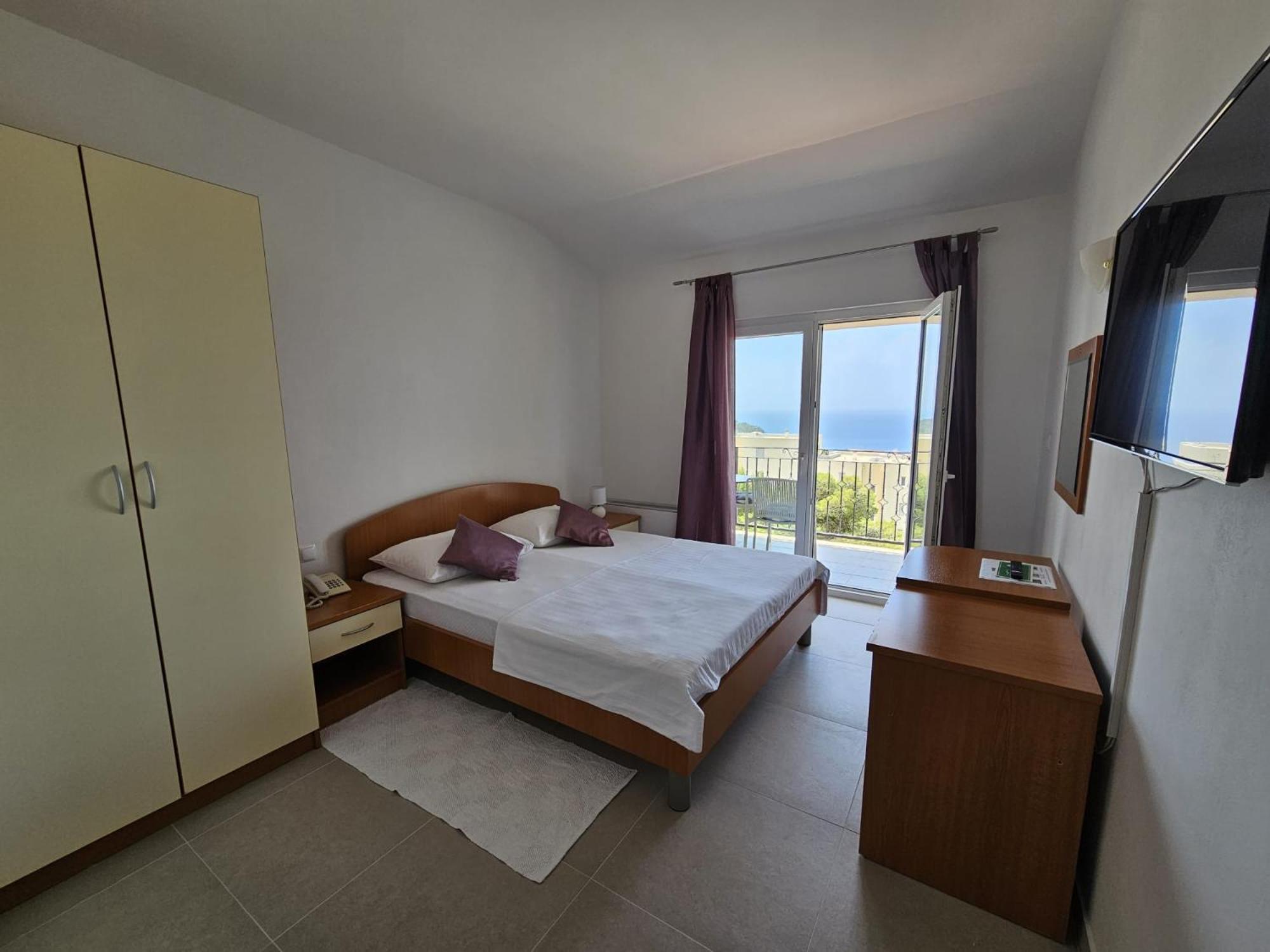Guesthouse Komfor Moča Makarska Eksteriør billede