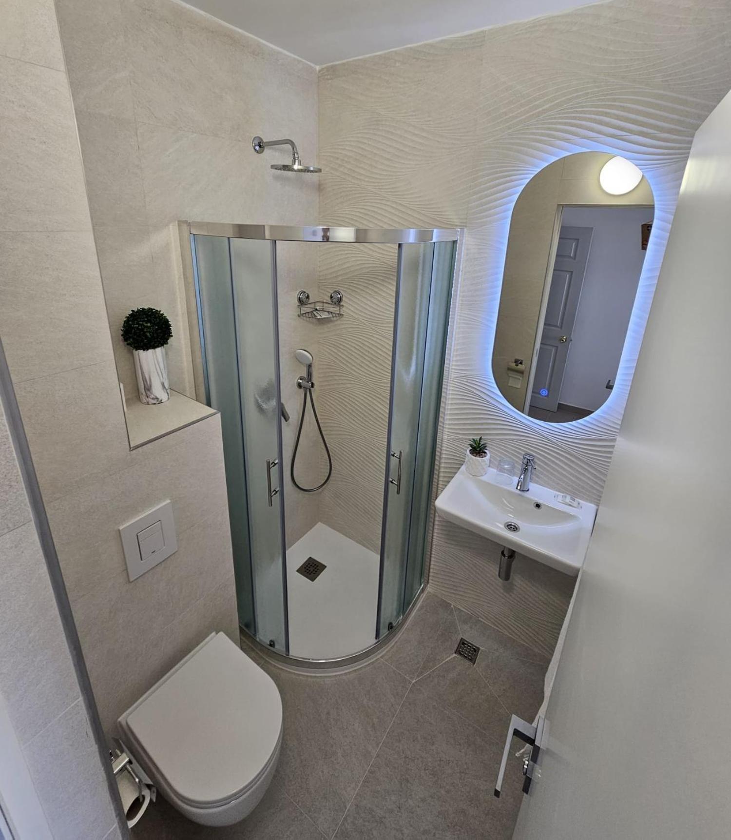Guesthouse Komfor Moča Makarska Eksteriør billede