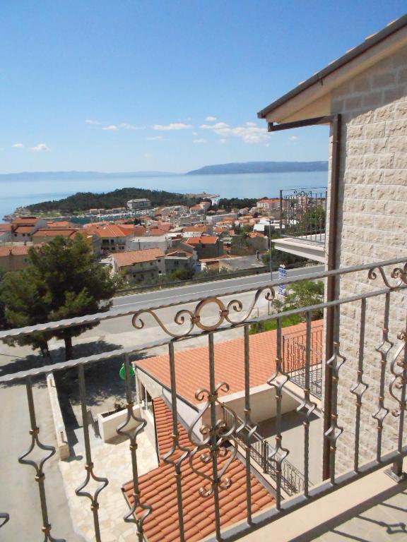 Guesthouse Komfor Moča Makarska Eksteriør billede