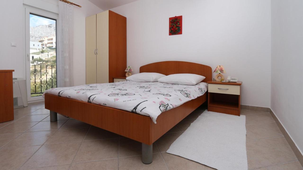 Guesthouse Komfor Moča Makarska Eksteriør billede