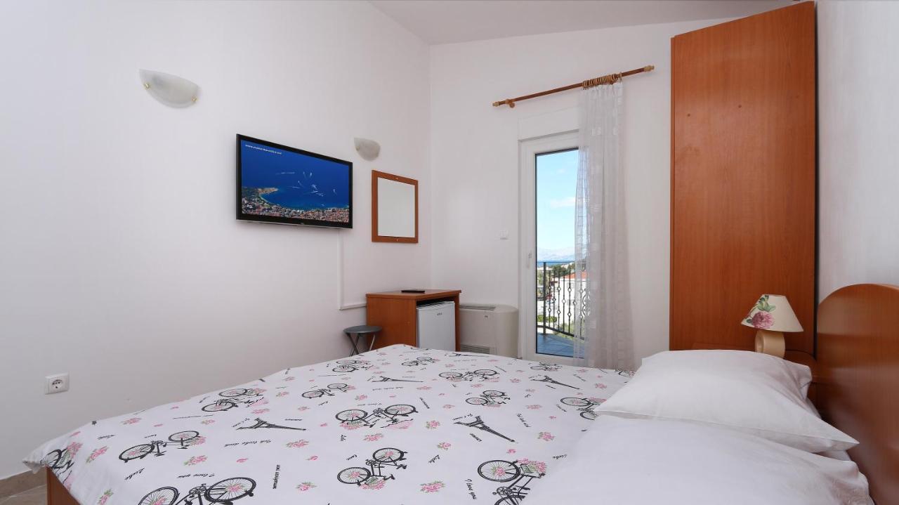 Guesthouse Komfor Moča Makarska Eksteriør billede