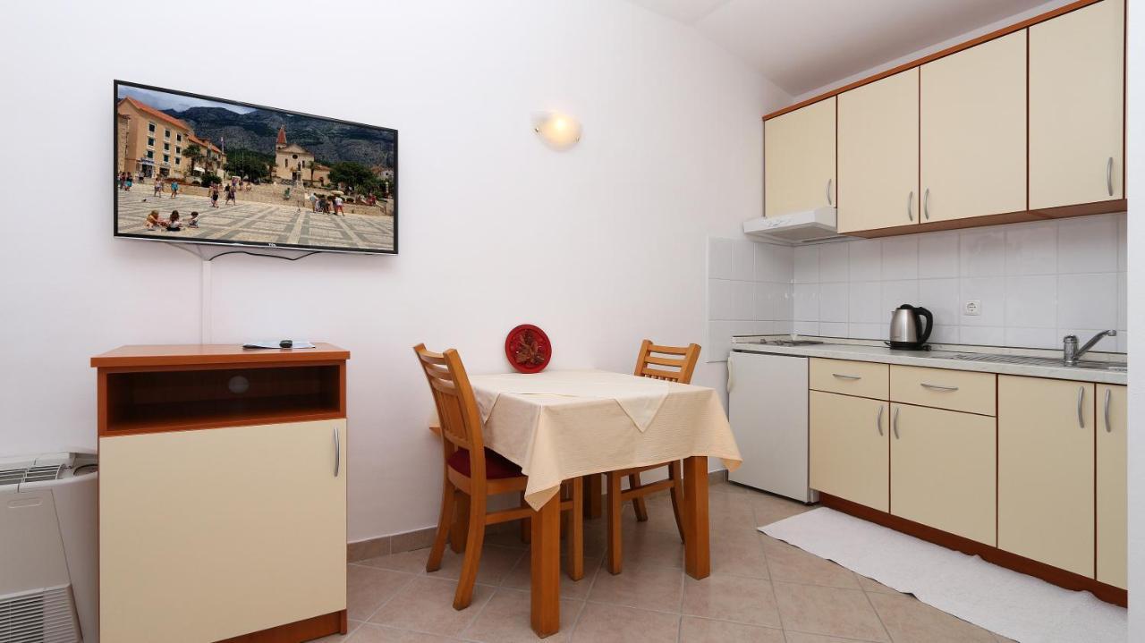 Guesthouse Komfor Moča Makarska Eksteriør billede