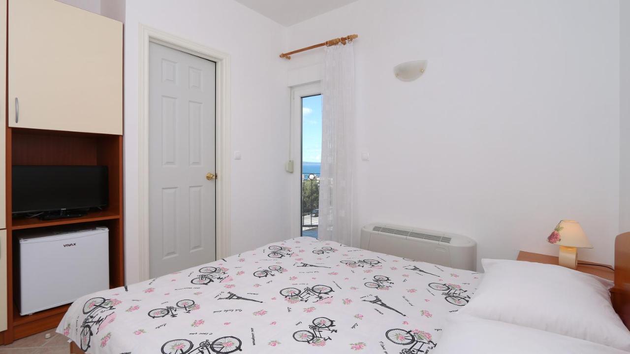Guesthouse Komfor Moča Makarska Eksteriør billede